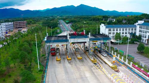 通城收费站g56杭瑞高速出口2020.0_3840x2160_高清(:)