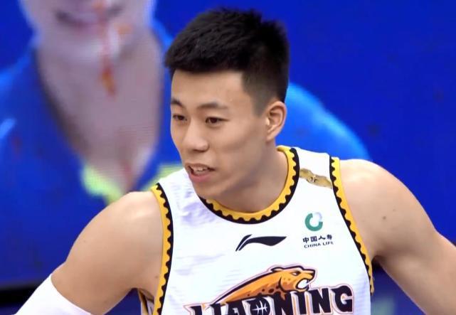 根本挡不住7个进球轰下31分恭喜杨鸣为辽宁找到了冲冠利器