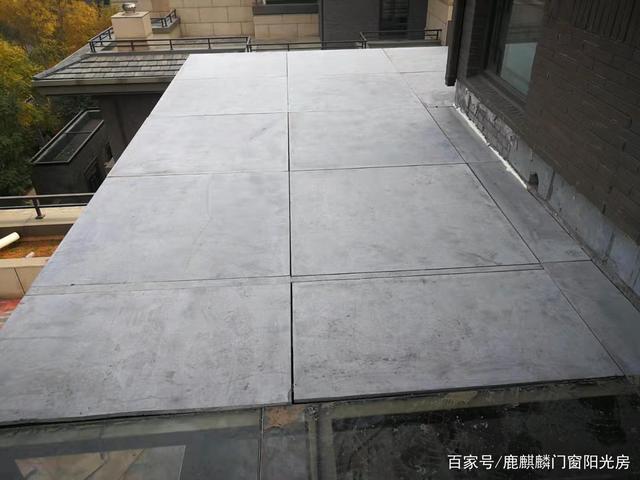 这种钢结构水泥板做屋顶,还可做复式隔层,工业风时尚