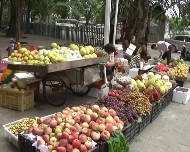 国务院新规:街边摆摊合法化,不用再和城管"躲猫猫"了