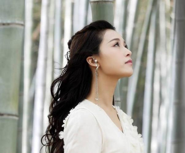 文咏珊饰演的盼兮,她在剧中真的很美,而且也是深受网友的喜欢