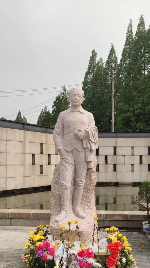 峥嵘一生,精神永铭后人心_钱壮飞