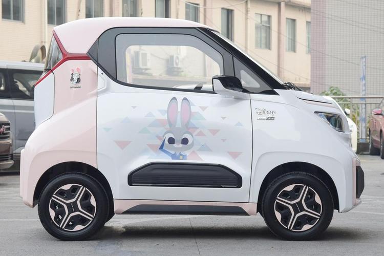 五菱宏光再出微型电动车新款,nano ev有何亮点?