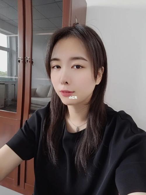 跟托尼老师强调了半天想要长狼尾可千万别剪短了,叨叨的托尼老师已经