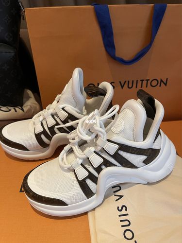 lv老爹鞋经典配色_路易威登怎么样_老爹鞋_男朋友_深圳万象城_鞋子_lv