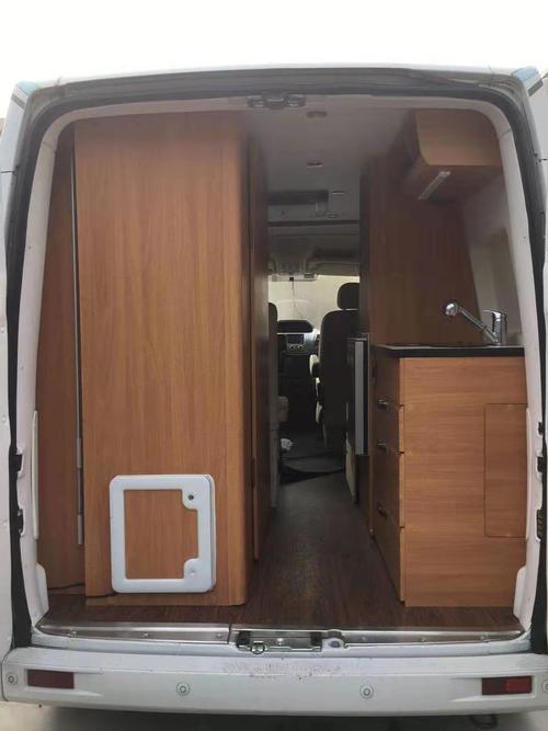 出售17年大通原厂短轴中顶b型房车出售