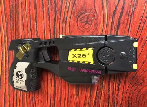 美国泰瑟枪作为警察装备,目前在世界各国被广泛使用.