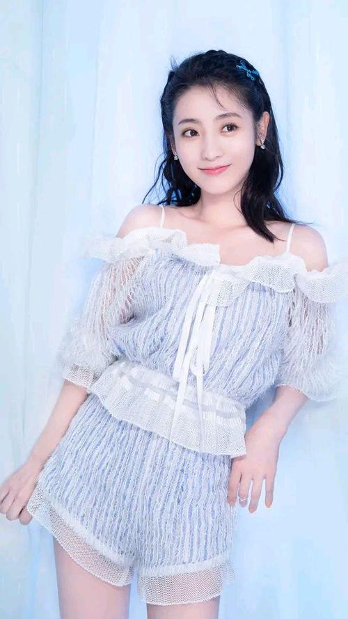 邢菲精美壁纸:颜值完美,笑容甜美,惹人喜爱!