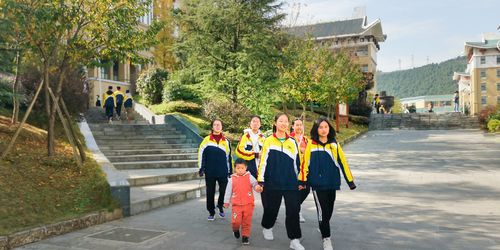 兴义市阳光书院 八年级 1916班 家长会 与 校园随拍