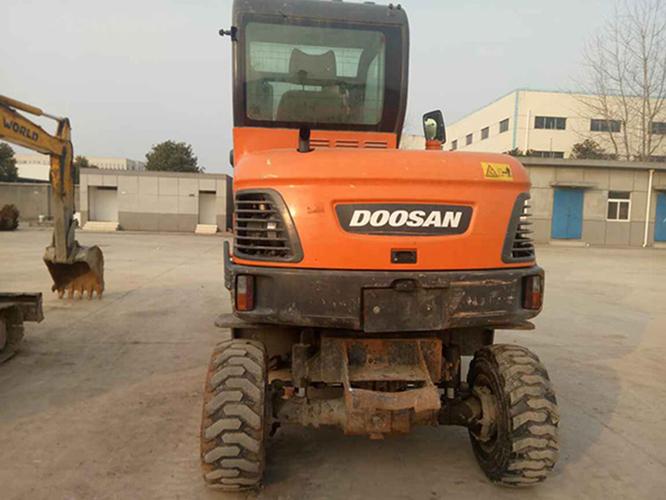 斗山dx60w轮式挖掘机转让出售 doosan二手轮式挖机那里买 6吨小型轮挖