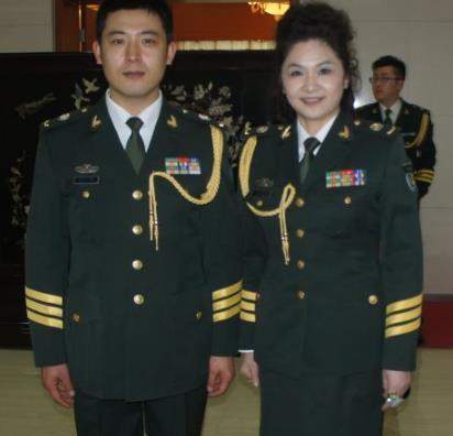 孙涛的老婆身份曝光,和他是同学,长得非常漂亮!