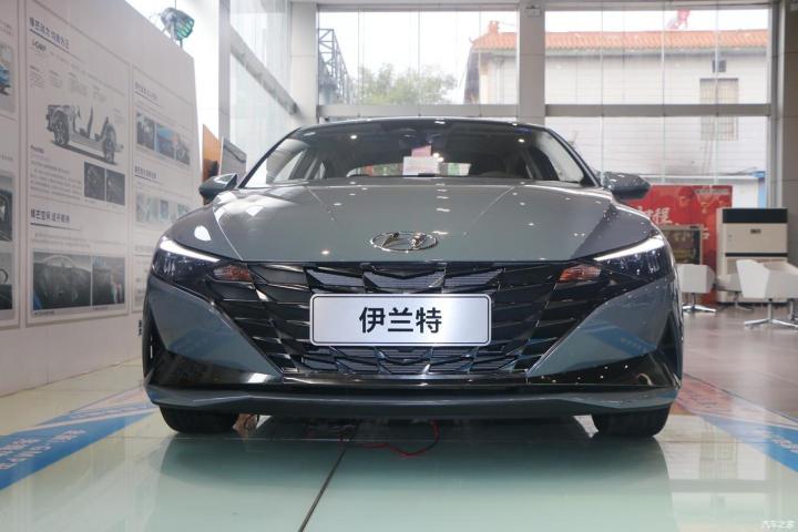 到店实拍第七代伊兰特:锋芒外露,不怕招黑,这才是它该