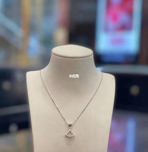 做自己的女神,发光发亮 老凤祥女神专属款 老凤祥78