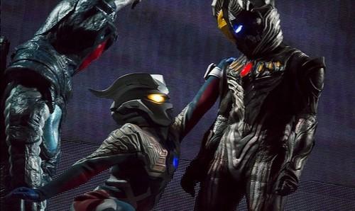 杰特能够随心所欲的召唤杰顿军团,从原杰顿开始,到ex杰顿,魔格杰顿