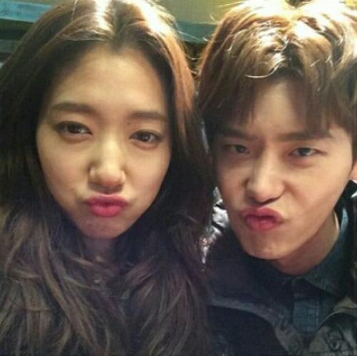 朴信惠.李钟硕.ins自拍.