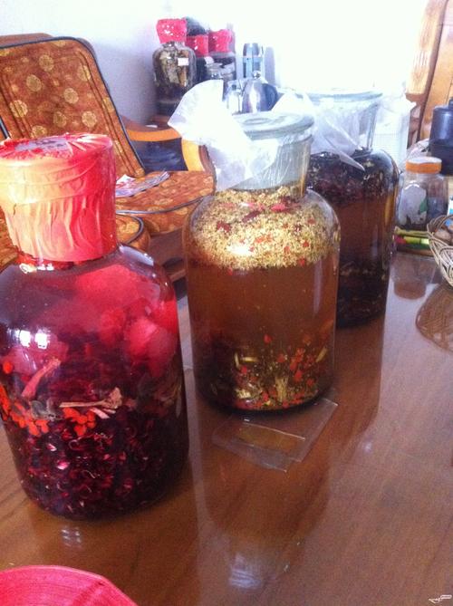 红桃k,桂花干,黑蚂蚁