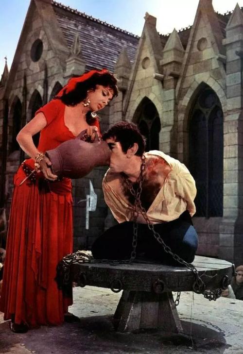 巴黎圣母院:在艺术创作中的惊鸿一瞥