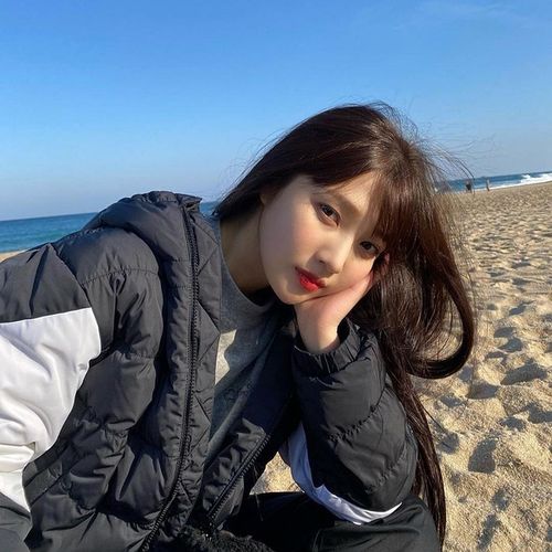 求可以当头像的韩国女爱豆照片