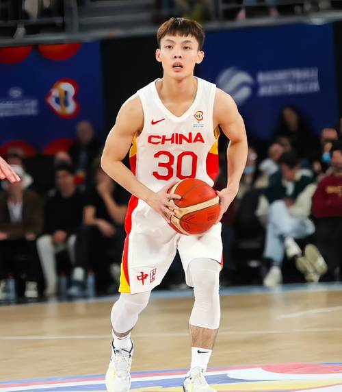 杨健"身高论"引爆争议!cba矮个控卫徐杰,真的被判"死刑"了吗?