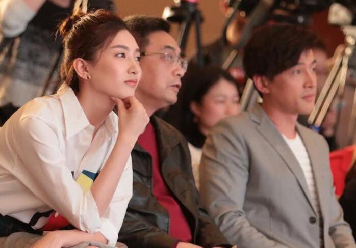 江疏影表示着急找男友,被问以后会参加胡歌婚礼吗?她2个字回应