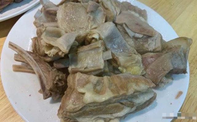 郑州美食:郑州这家垛子羊肉,150斤做1个垛子,60块钱一