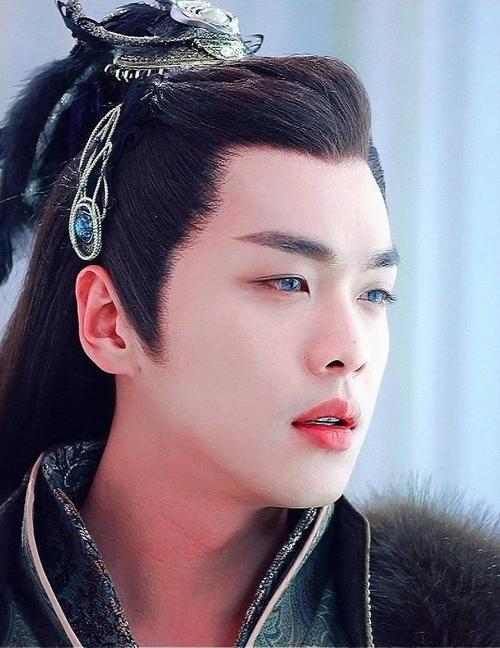 理涛,张若昀演羽皇的时候睫毛为何那样长?