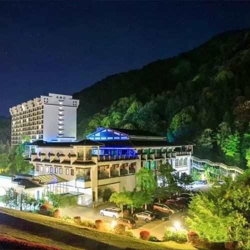 韶关新丰云天海温泉原始森林度假村酒店双早无限次温泉近云髻山