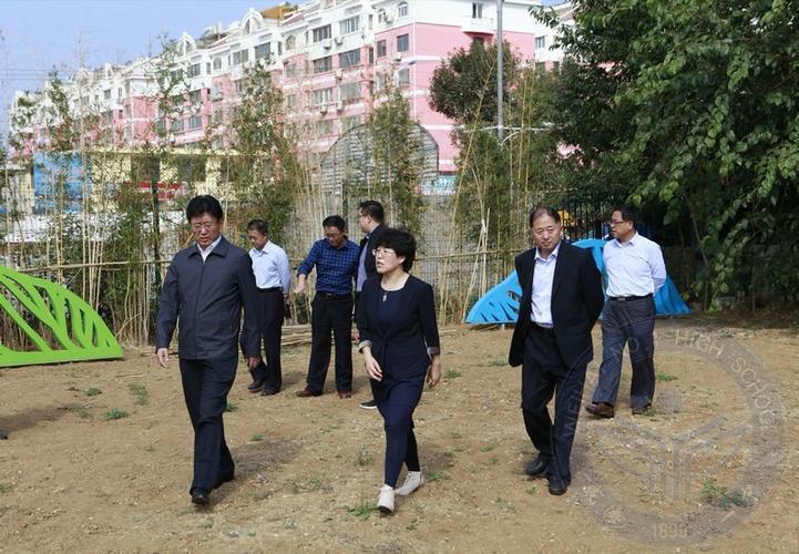 市教育局局长徐东晖调研威海一中