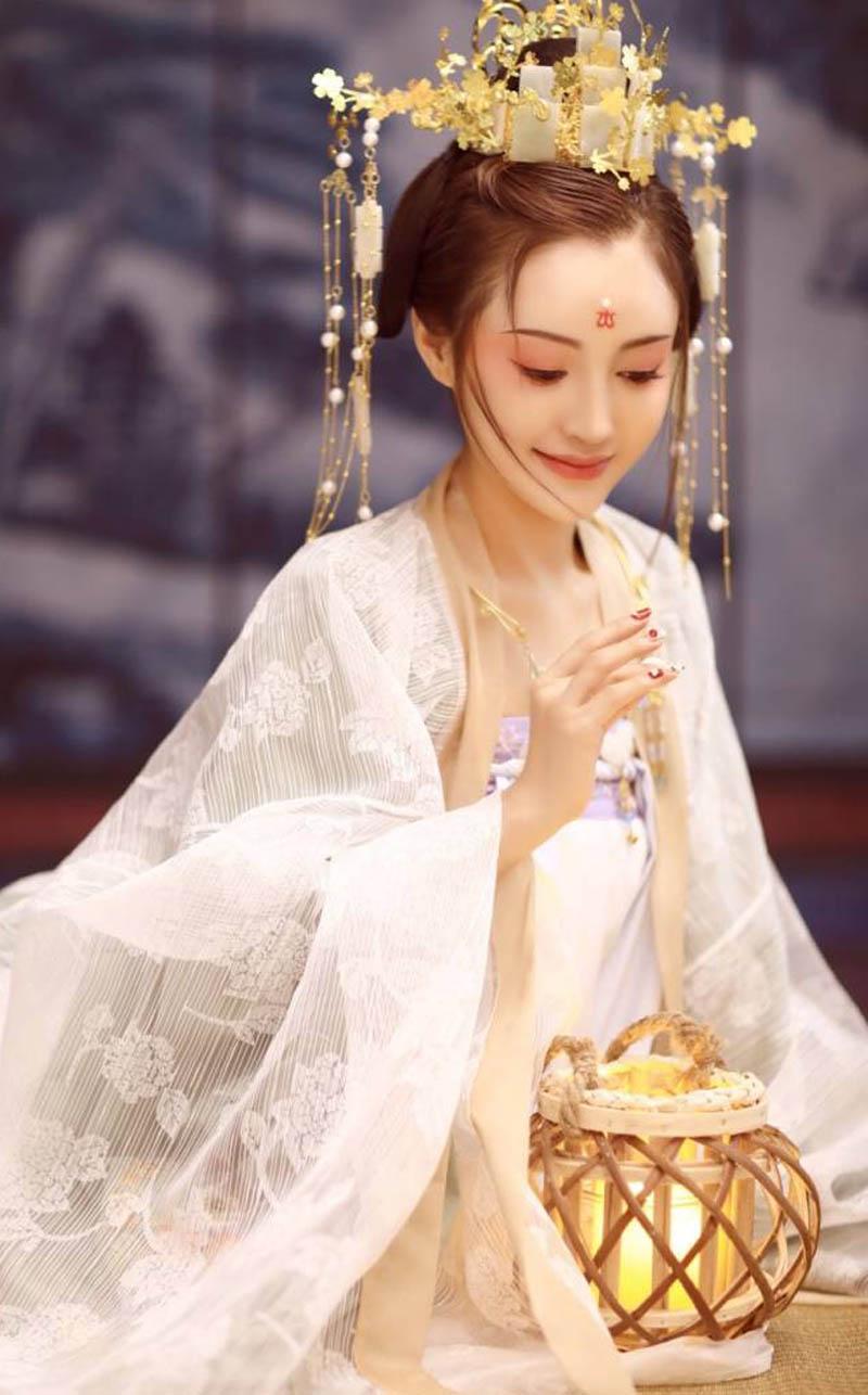 雍荣华丽古装美女迷人写真图片