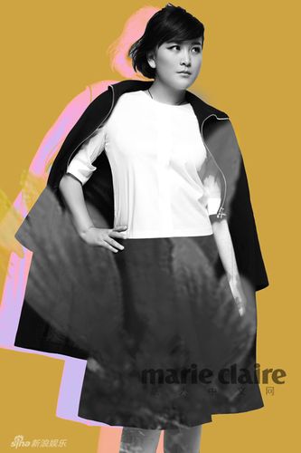 贾玲贴八字胡扮型男 耍宝萌萌哒