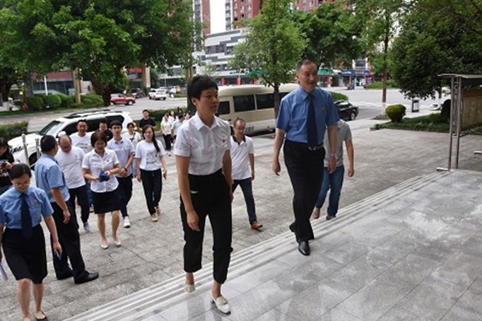 芦山县委副书记,县长杨俊 到芦山县检察院调研指导工作