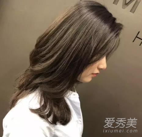 如果你觉得上面的麻棕色有点亮,还想要更深一点的发色的话,可以试试