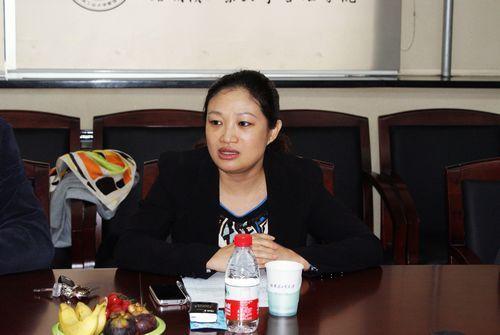 校学工处副处长何晶老师讲话