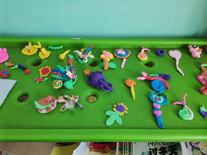 甘河滩镇中心幼儿园中班橡皮泥手工制作