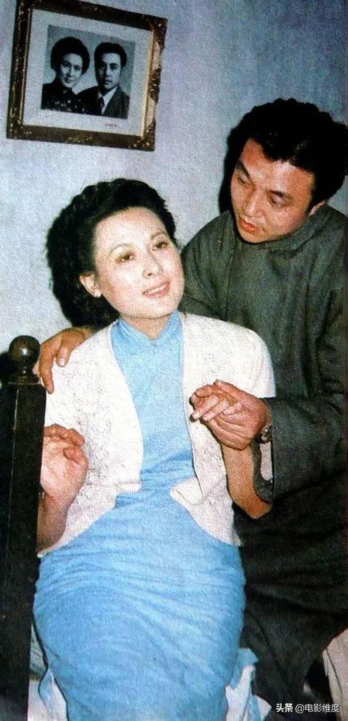 82岁乌鸡国王后向梅70年代嫁上影厂长如今一家三口很幸福