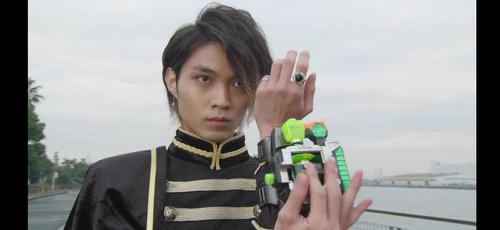 半夜过来看看有没有假面骑士粉的