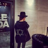 背影头像女生戴帽子