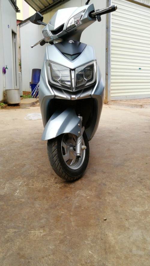 银色电动车欢迎来看