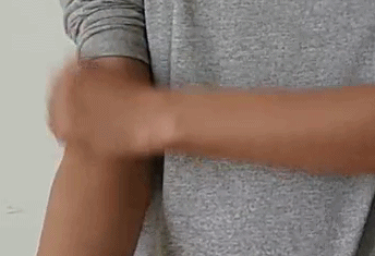 同时,可以拍打肘窝,就能很好泄肺火.