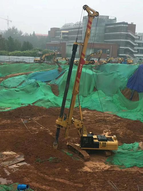 深桩,大桩的旋挖施工问题及对策——五创设备