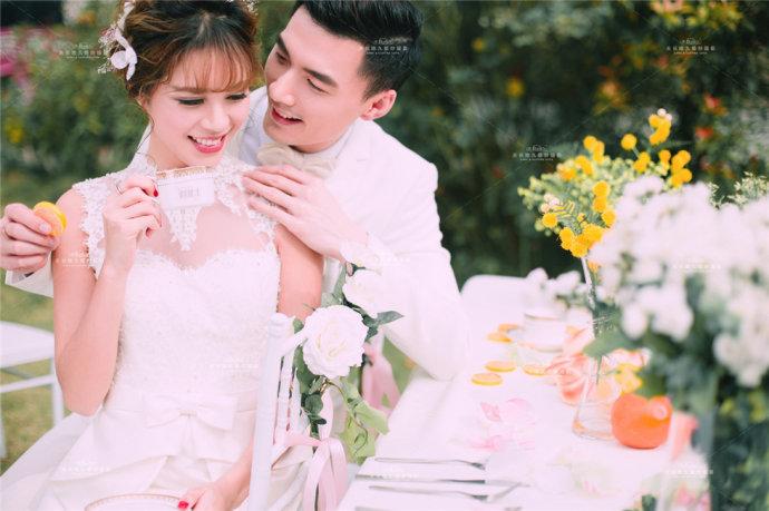顺德婚纱摄影分享平胸新娘怎么拍婚纱照指南