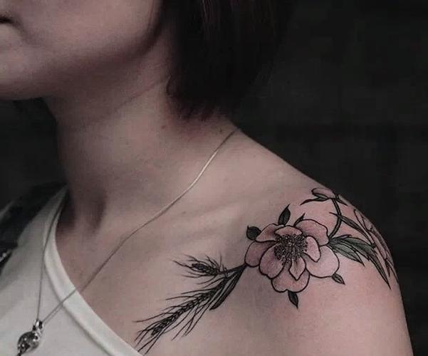 女生向肩膀唯美纹身图案组图(5)
