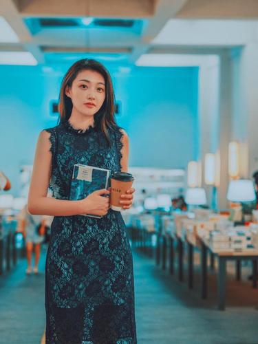 迟茜虽然离开了2019主持人大赛,她却将美好的印象留给