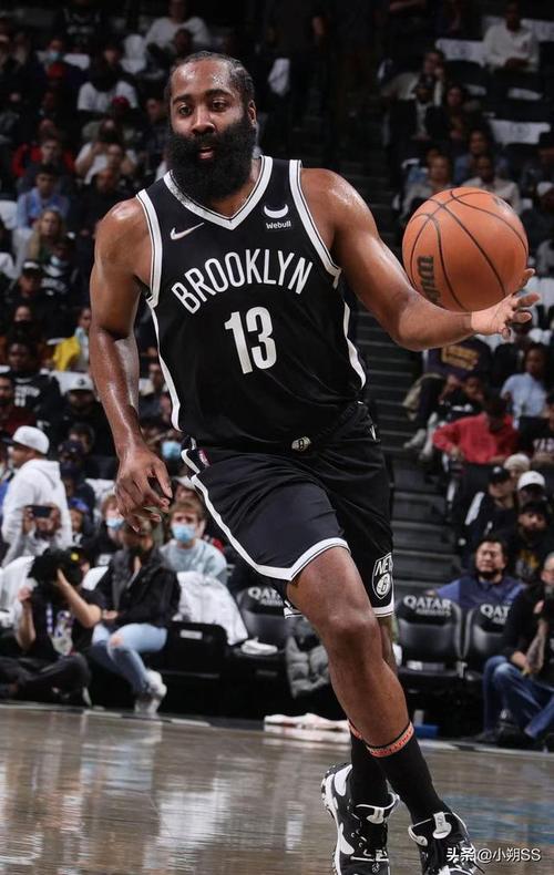 詹姆斯哈登说他正在慢慢恢复状态但贡献仍然有限