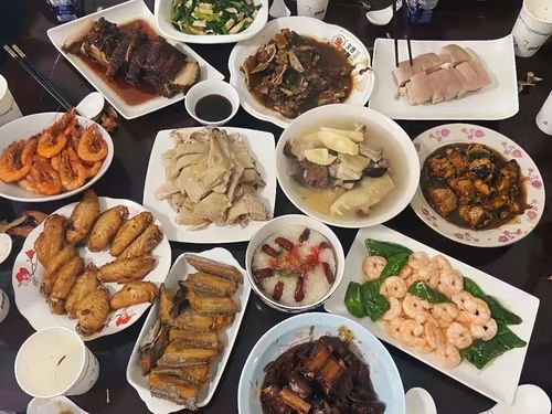 大年初一海大人的朋友圈团圆年夜饭迎新年