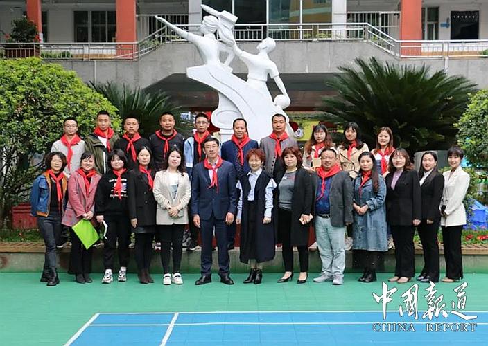 顺南街小学迎接教育同仁到校观摩少先队工作