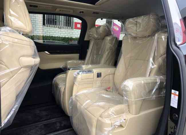 2020款全新丰田埃尔法低调奢华有内涵