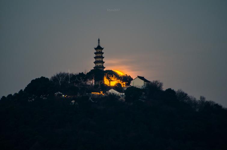 石湖落月