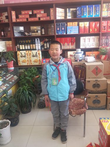 王佳乐,男,现年:11岁,周家镇周西小学五年级学生.