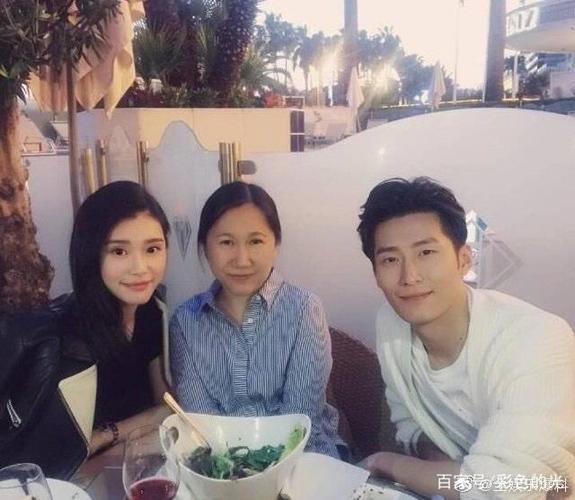 窦骁何超莲恋情曝光,窦骁前女友被扒出,她曾经也是郑凯的前女友